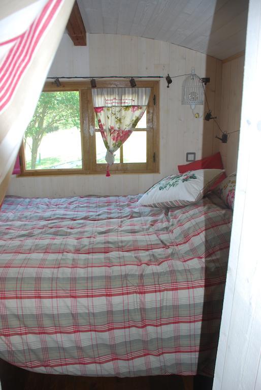 Maison D'Hotes Ainsi Soie T-Il Combovin Kamer foto