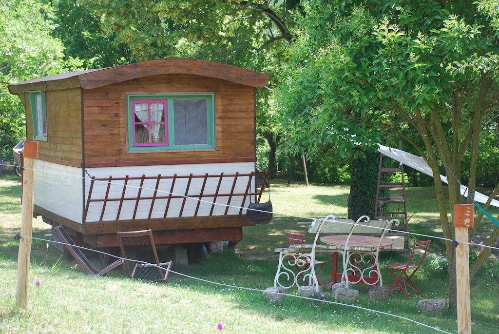 Maison D'Hotes Ainsi Soie T-Il Combovin Kamer foto