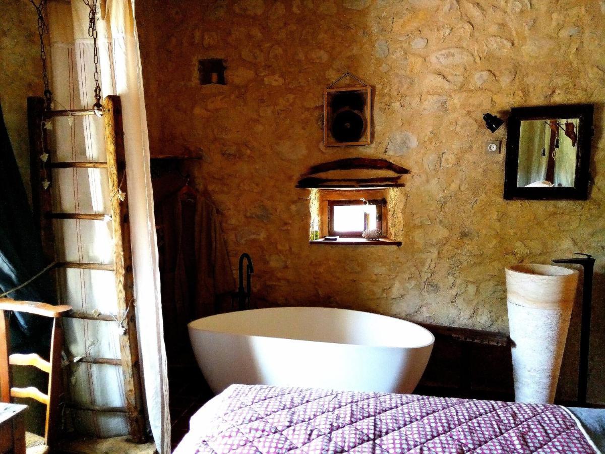Maison D'Hotes Ainsi Soie T-Il Combovin Buitenkant foto